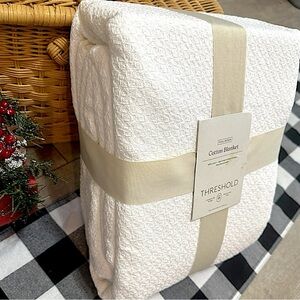 New Threshold Full/Queen 100% Cotton Blanket Oversizsd 90x92 Textured Cottage